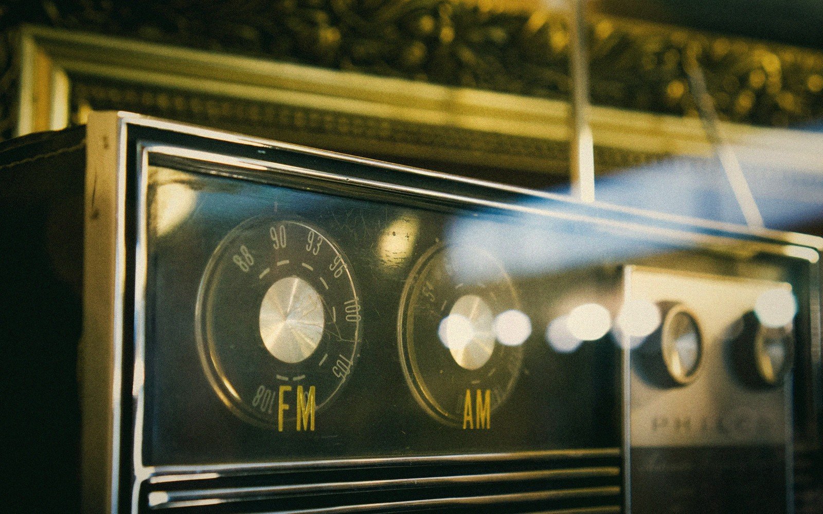 AM, FM and Digital, Compared